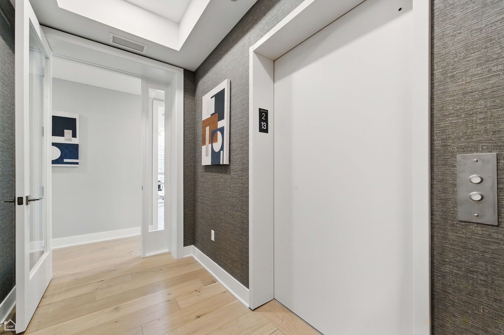 146 W Erie Street 703 Property Photo 2