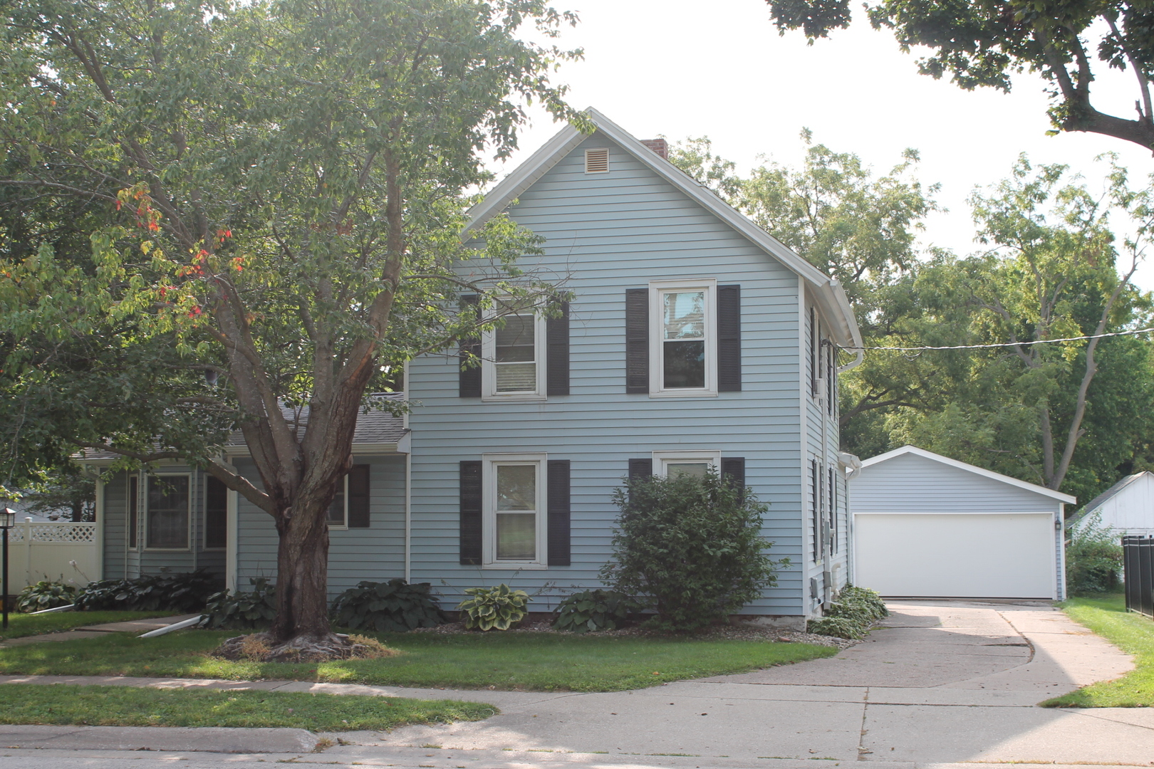 235 S Stewart Street Property Photo 1
