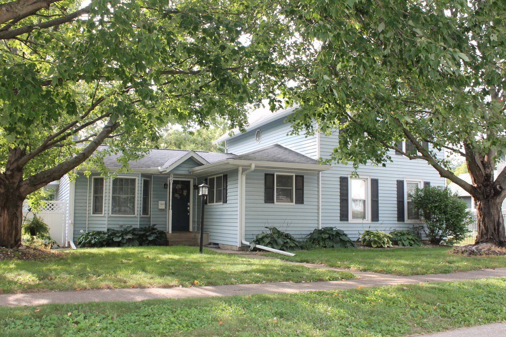 235 S Stewart Street Property Photo 2