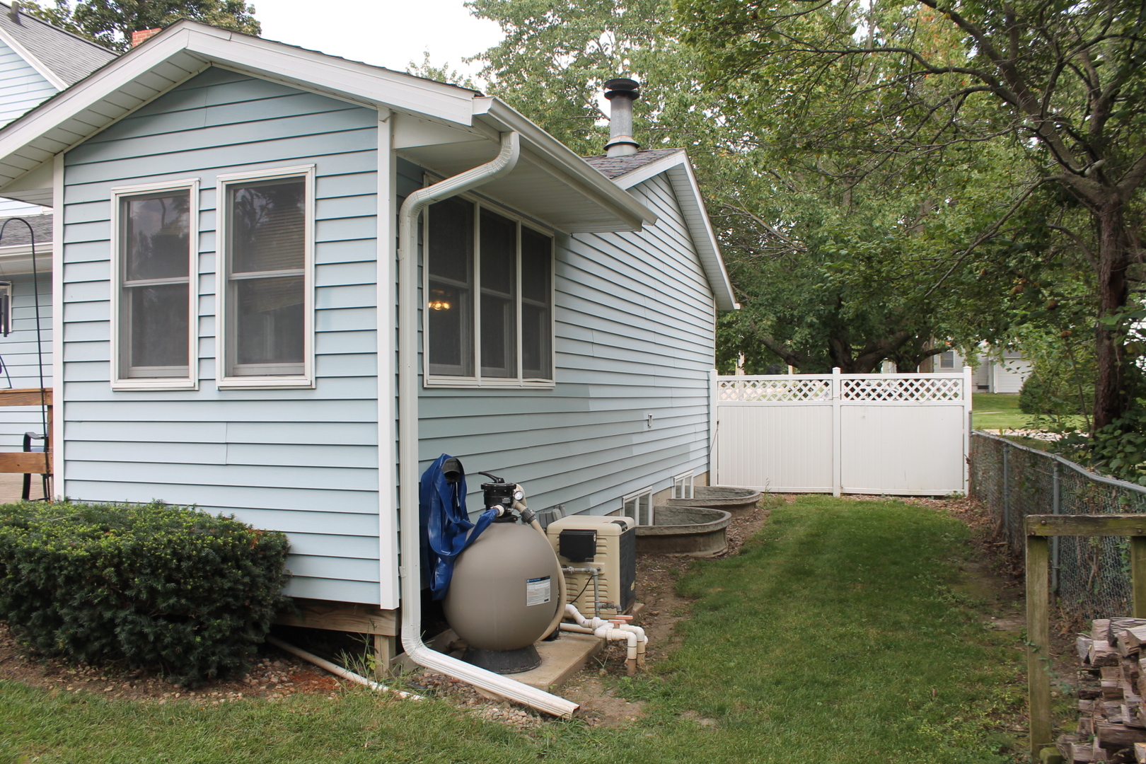 235 S Stewart Street Property Photo 6