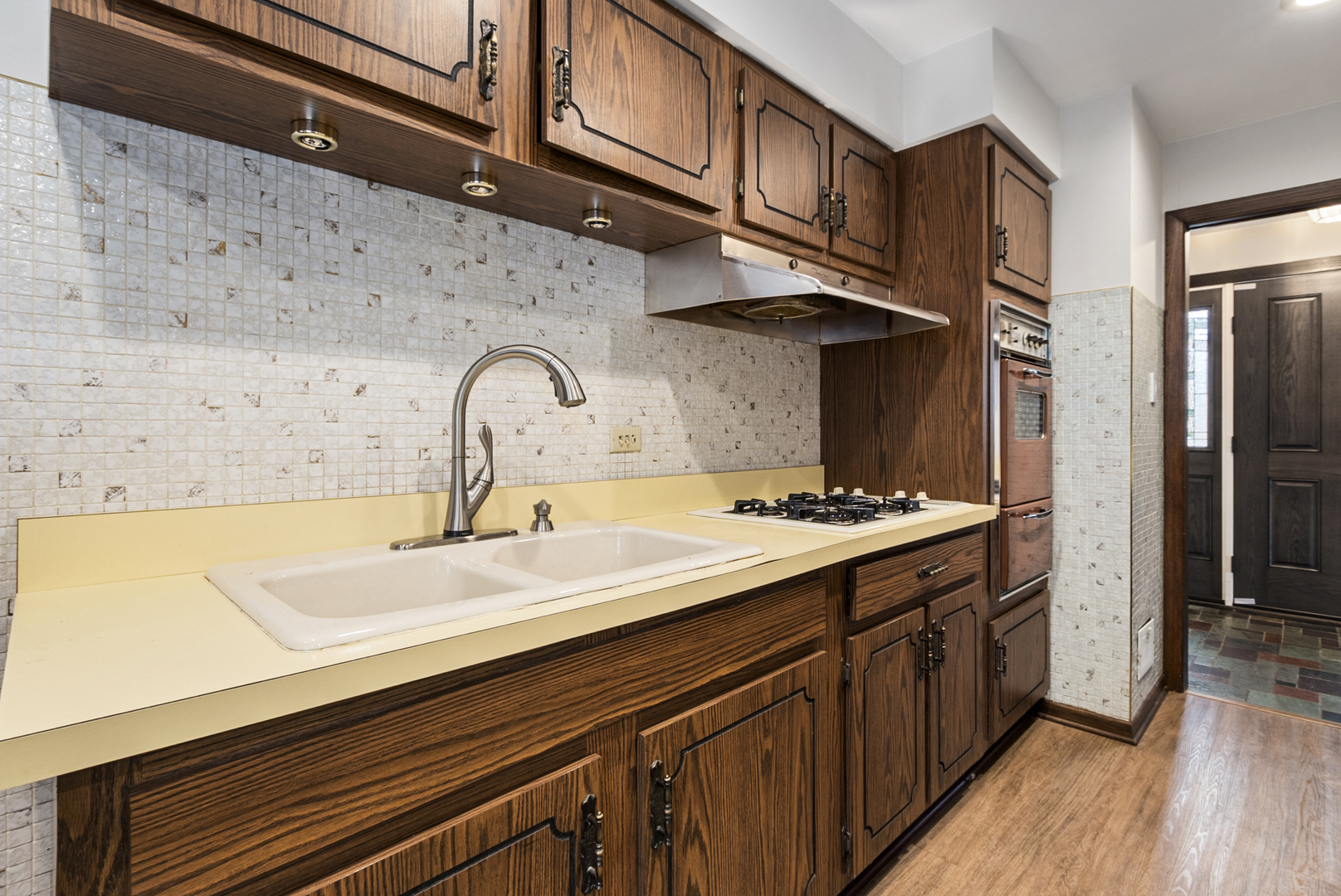 15310 Drexel Avenue Property Photo 8
