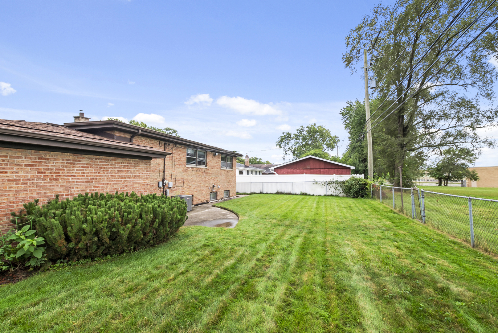 15310 Drexel Avenue Property Photo 24