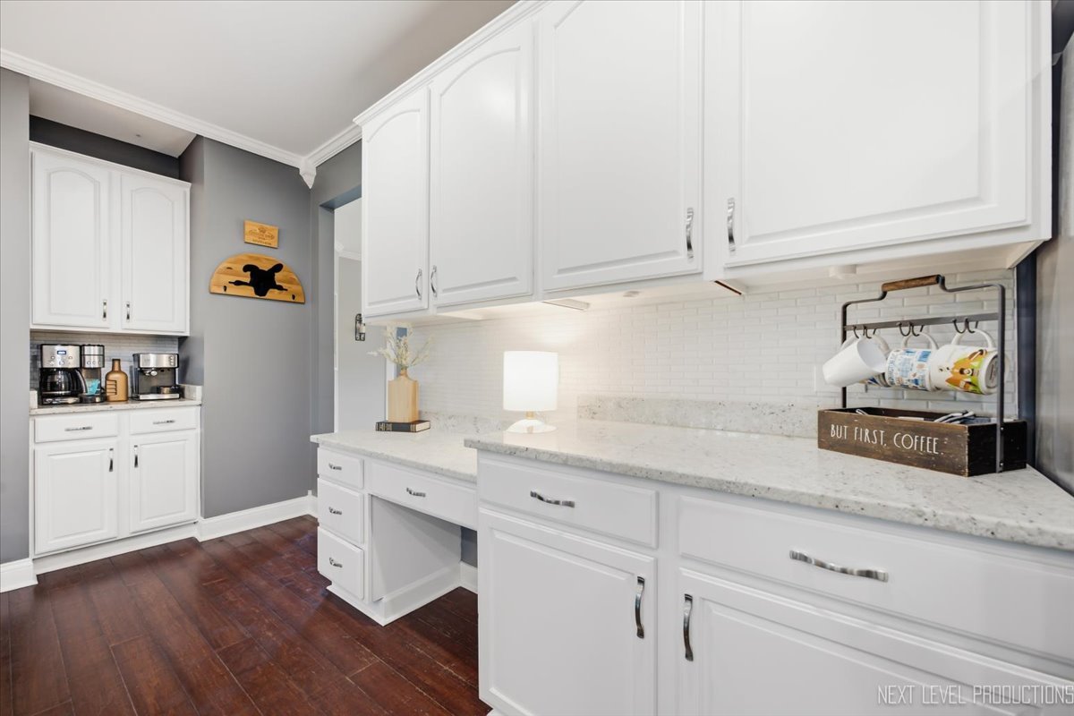 380 Thornwood Way Property Photo 10