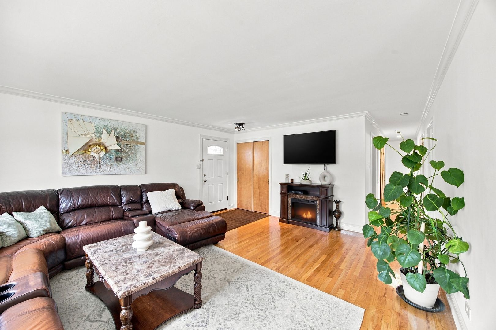 8626 Saint Louis Avenue Property Photo 4