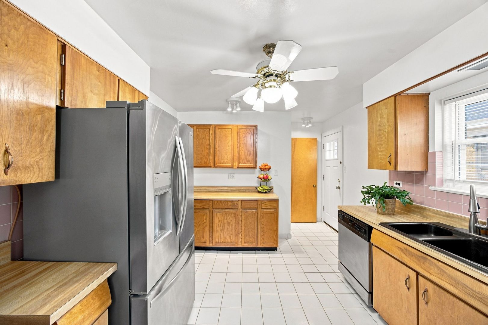 8626 Saint Louis Avenue Property Photo 6