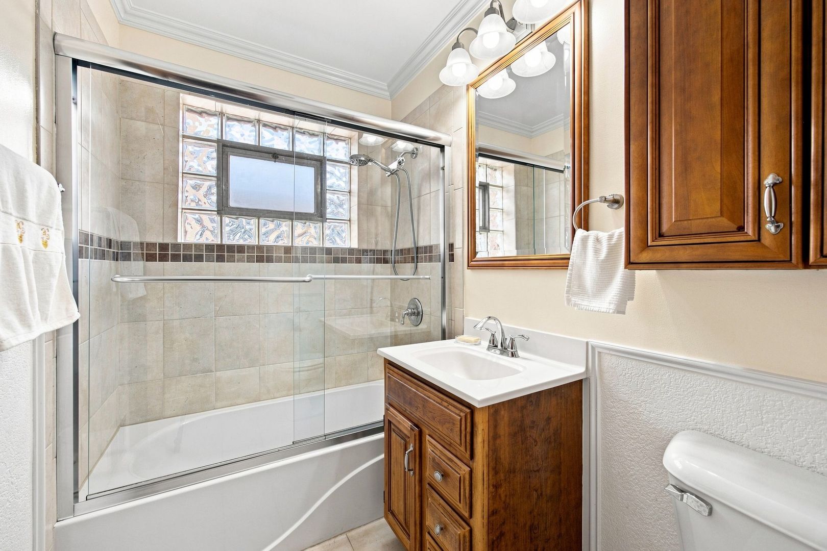 8626 Saint Louis Avenue Property Photo 13