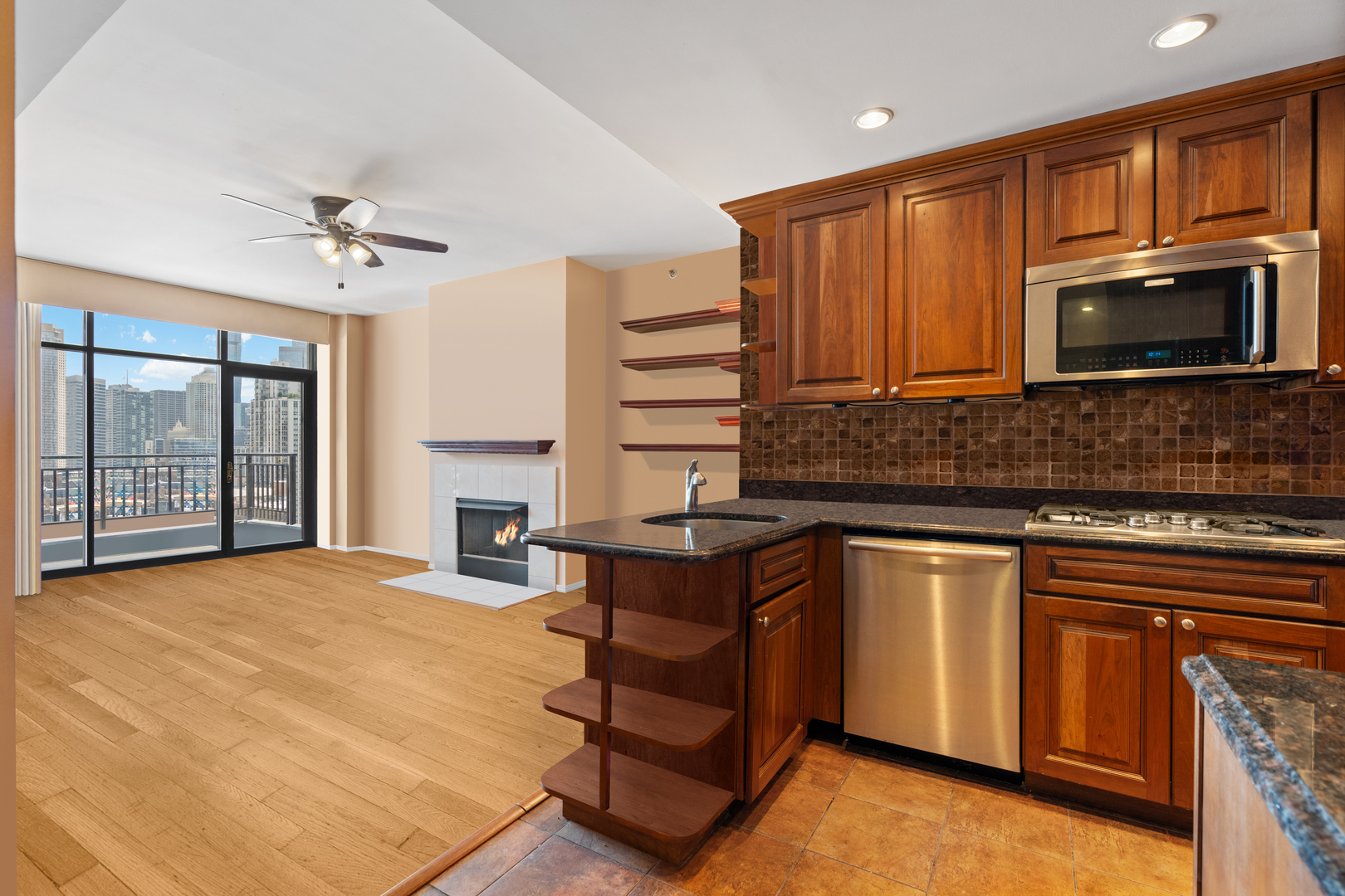 400 W Ontario Street 1404 Property Photo 6