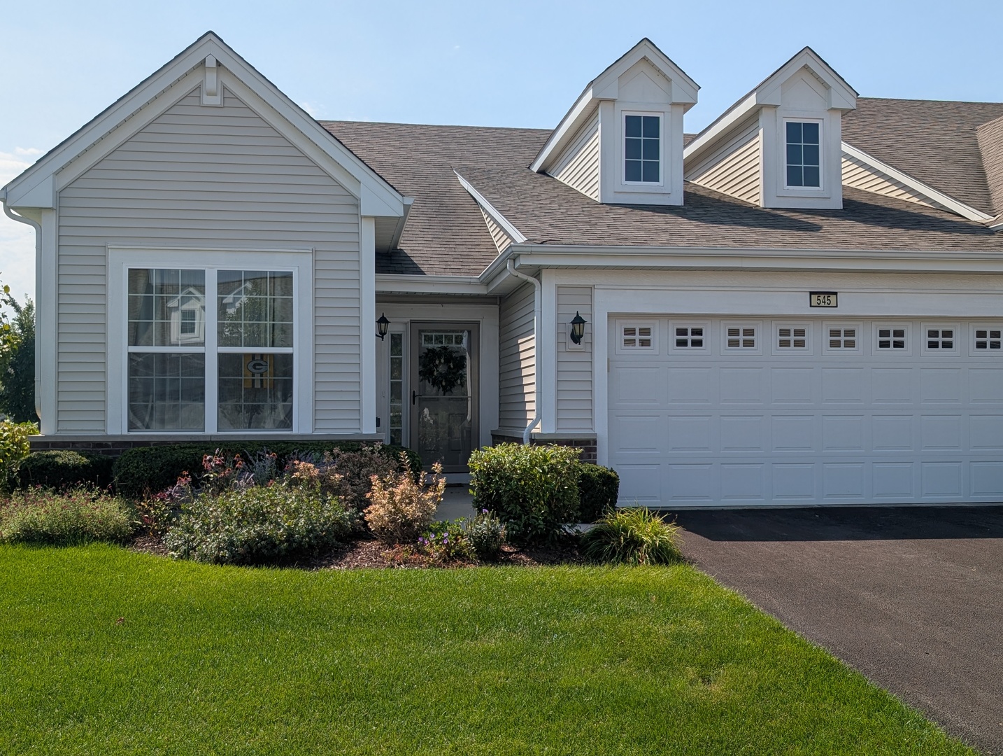 545 N Falls Circle Property Photo 1