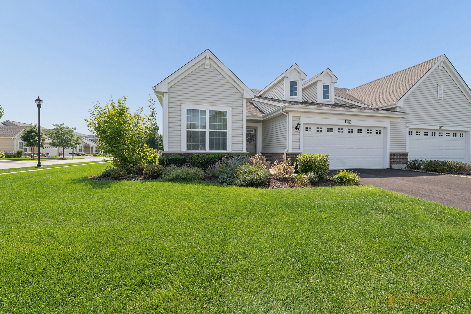 545 N Falls Circle Property Photo 2