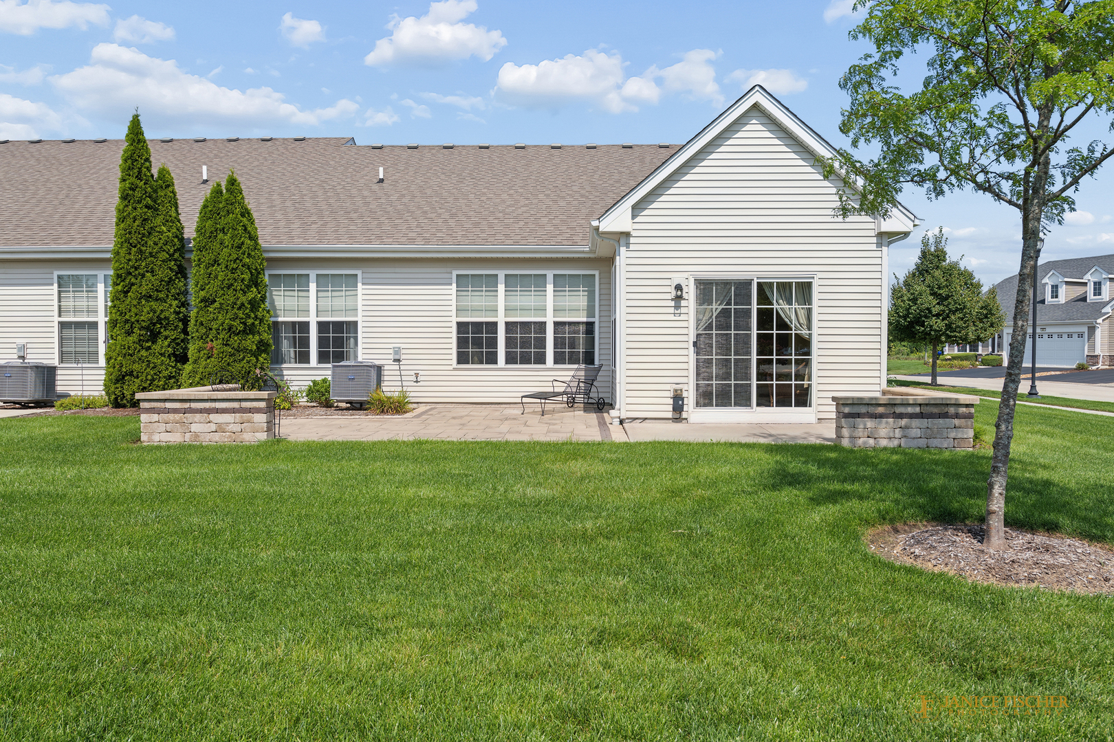545 N Falls Circle Property Photo 16