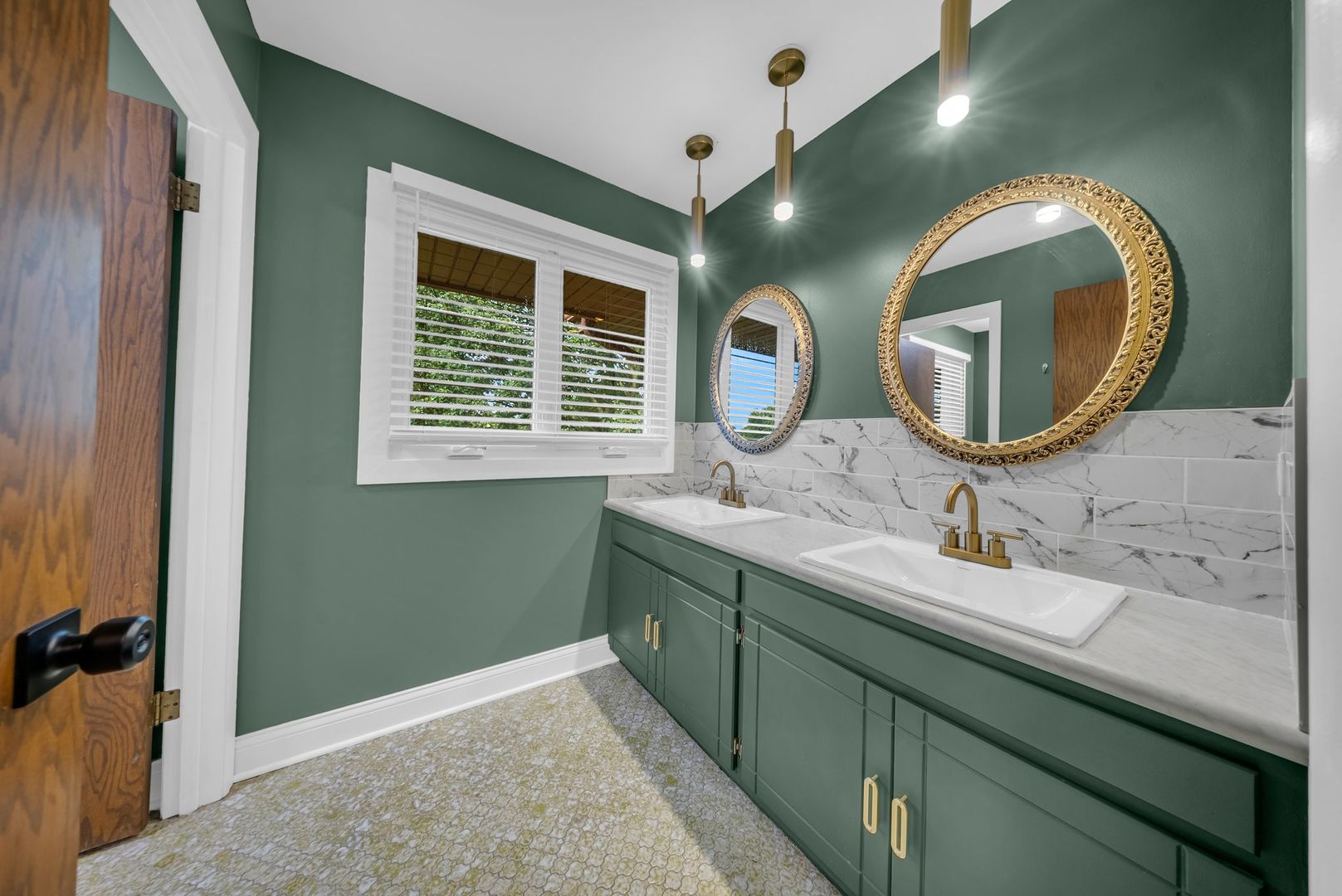 8430 Carriage Green Drive Property Photo 21