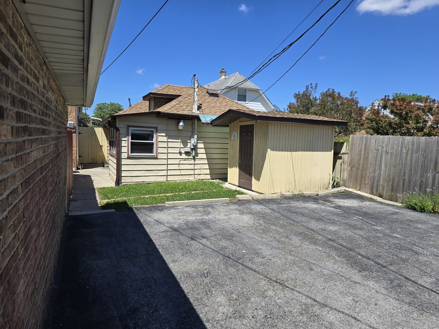 2345 W 144th Street Property Photo 4