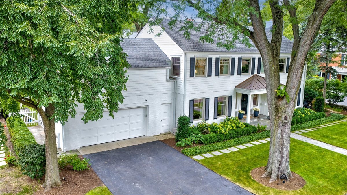 431 Sheridan Road Property Photo 2