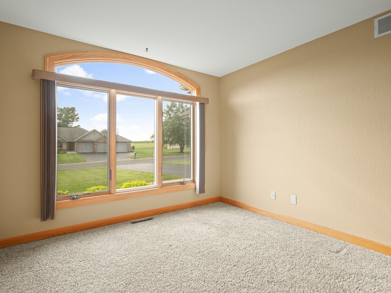 713 Birch Street Property Photo 25