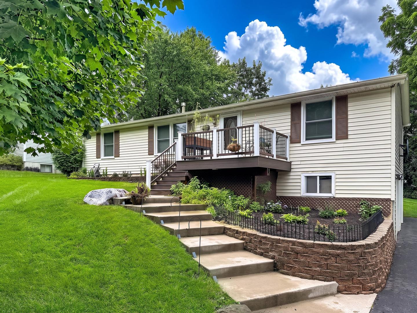 1810 Louise Street Property Photo 2