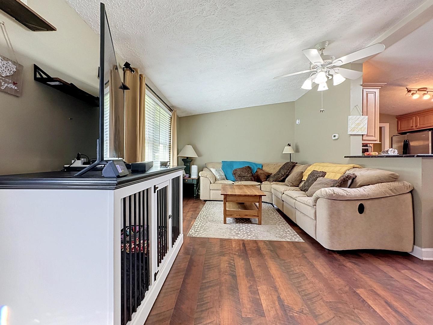 1810 Louise Street Property Photo 4