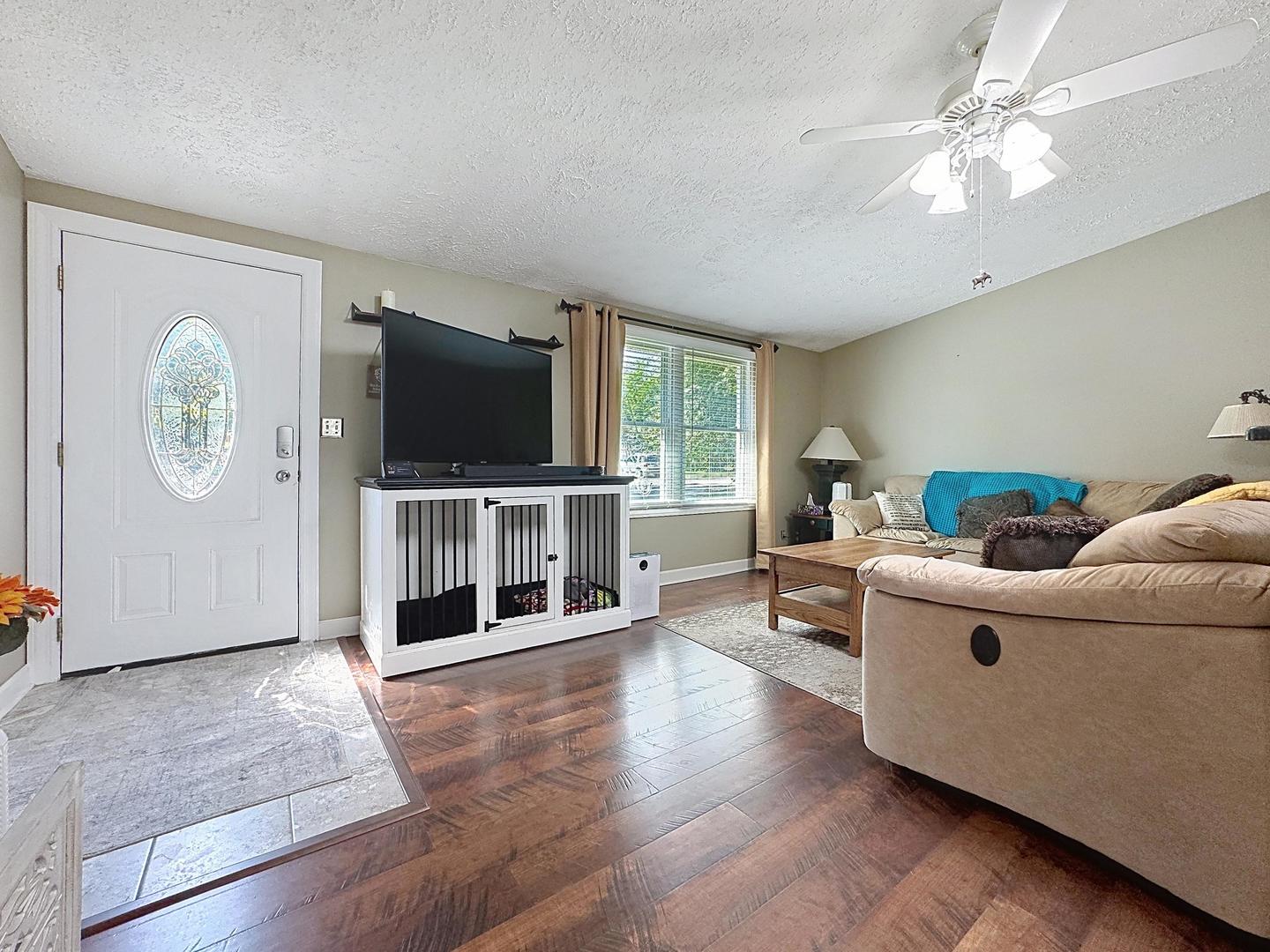 1810 Louise Street Property Photo 5