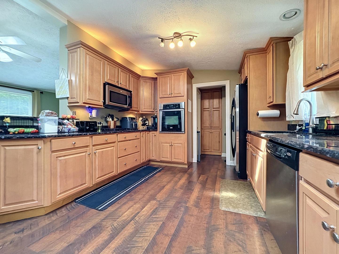 1810 Louise Street Property Photo 9