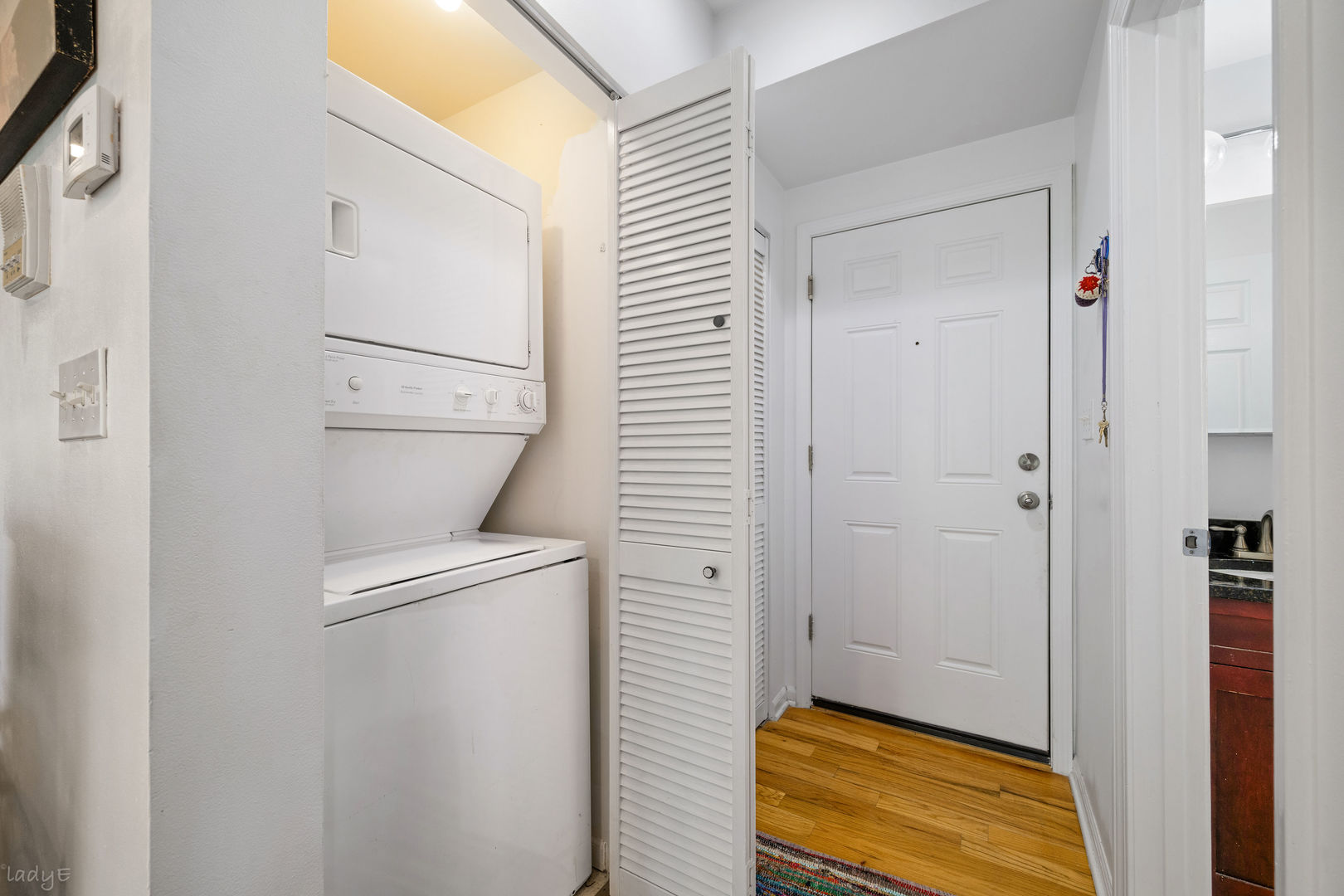 1622 W Wallen Avenue 2s Property Photo 9
