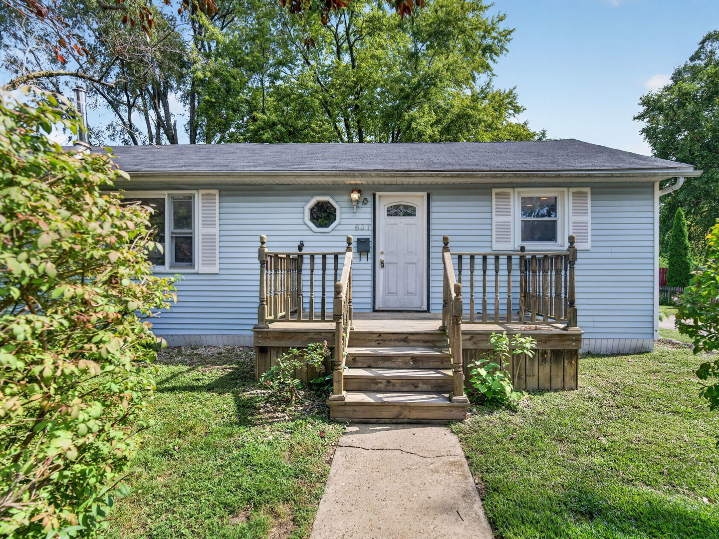 637 S Outer Drive Property Photo 3