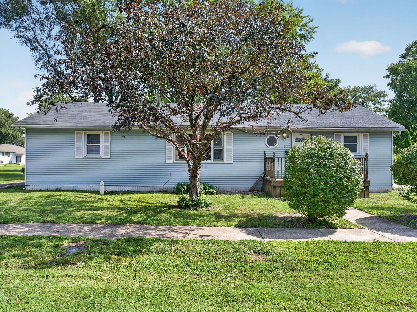 637 S Outer Drive Property Photo 4