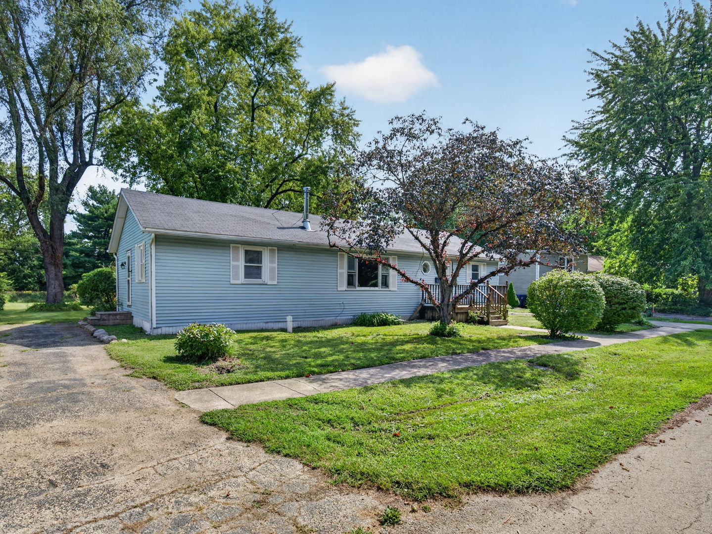 637 S Outer Drive Property Photo 5