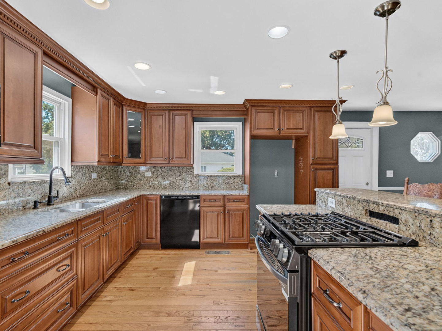 637 S Outer Drive Property Photo 18