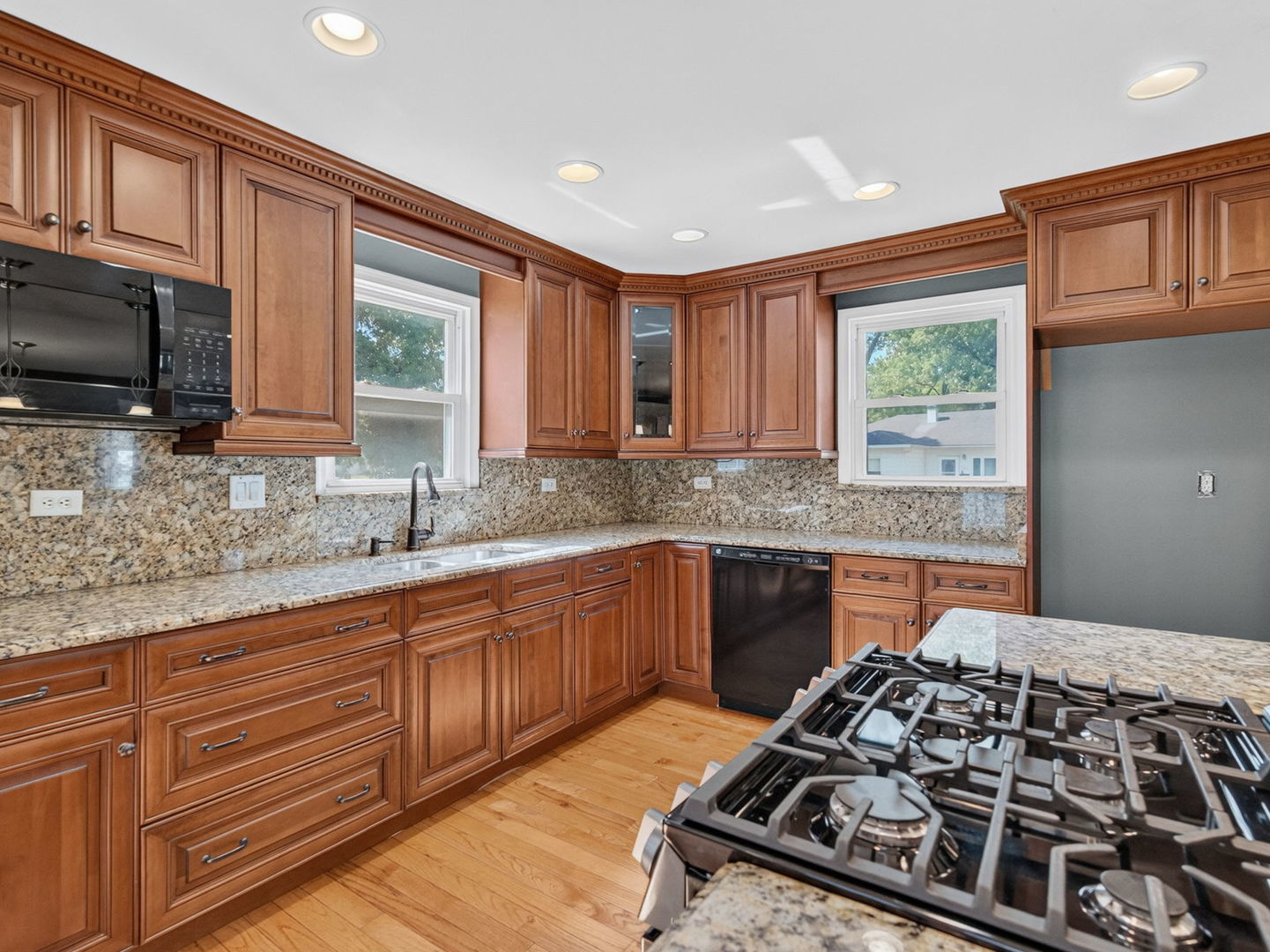 637 S Outer Drive Property Photo 19