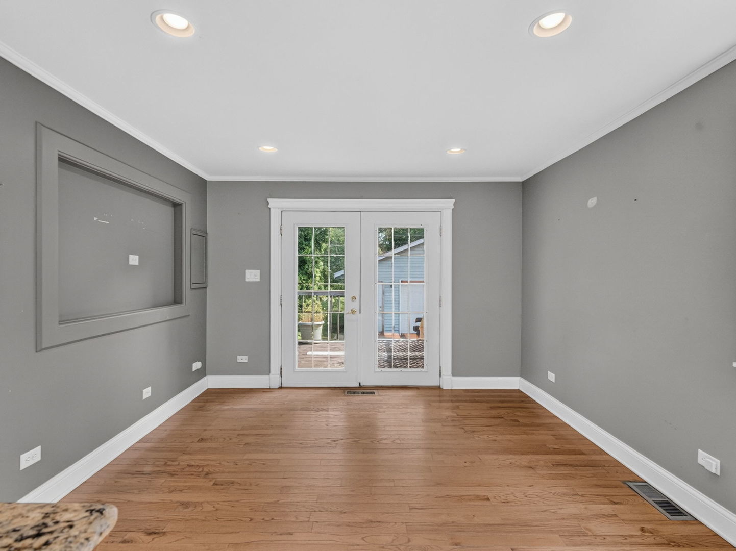 637 S Outer Drive Property Photo 25