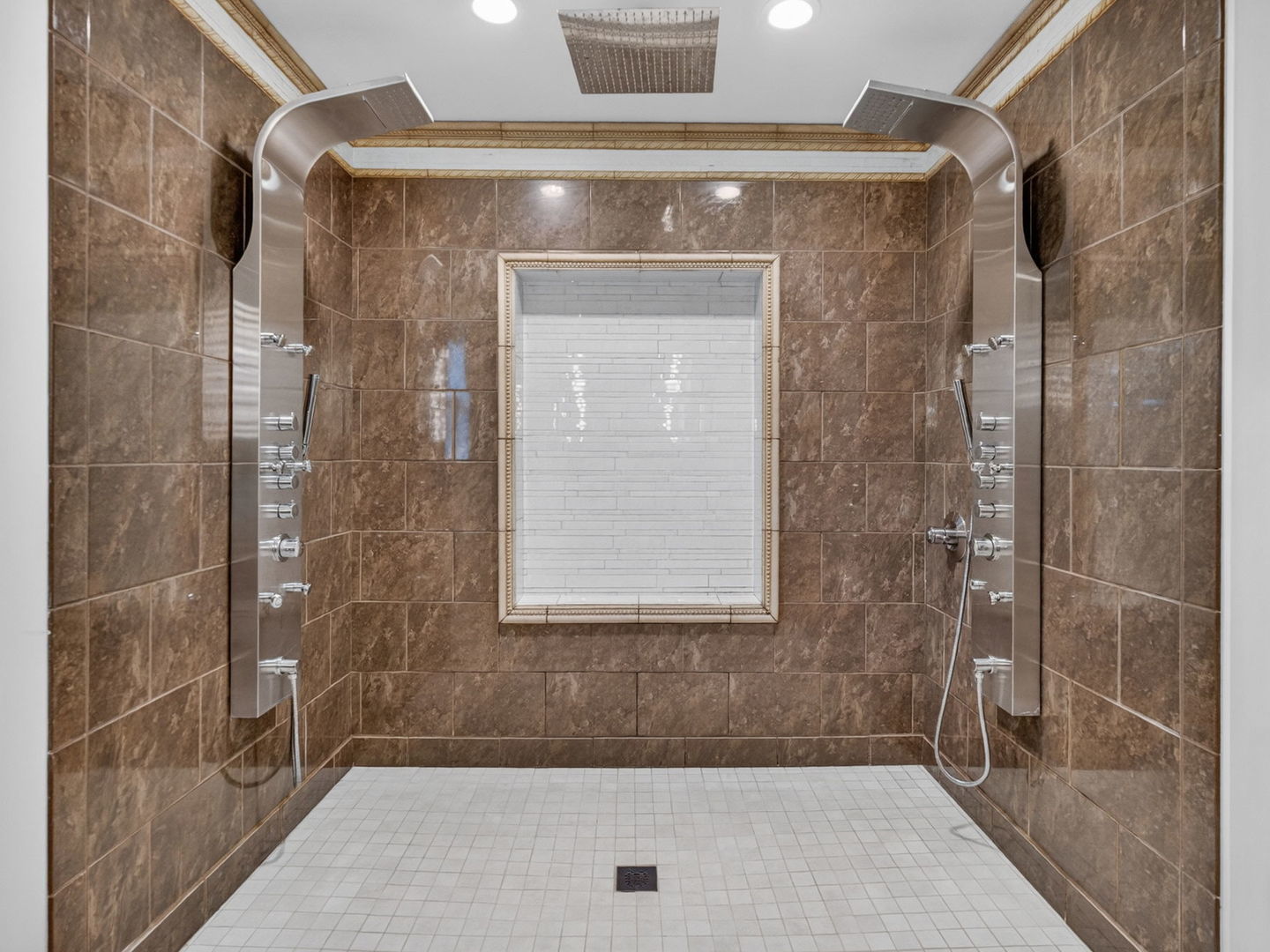 637 S Outer Drive Property Photo 43