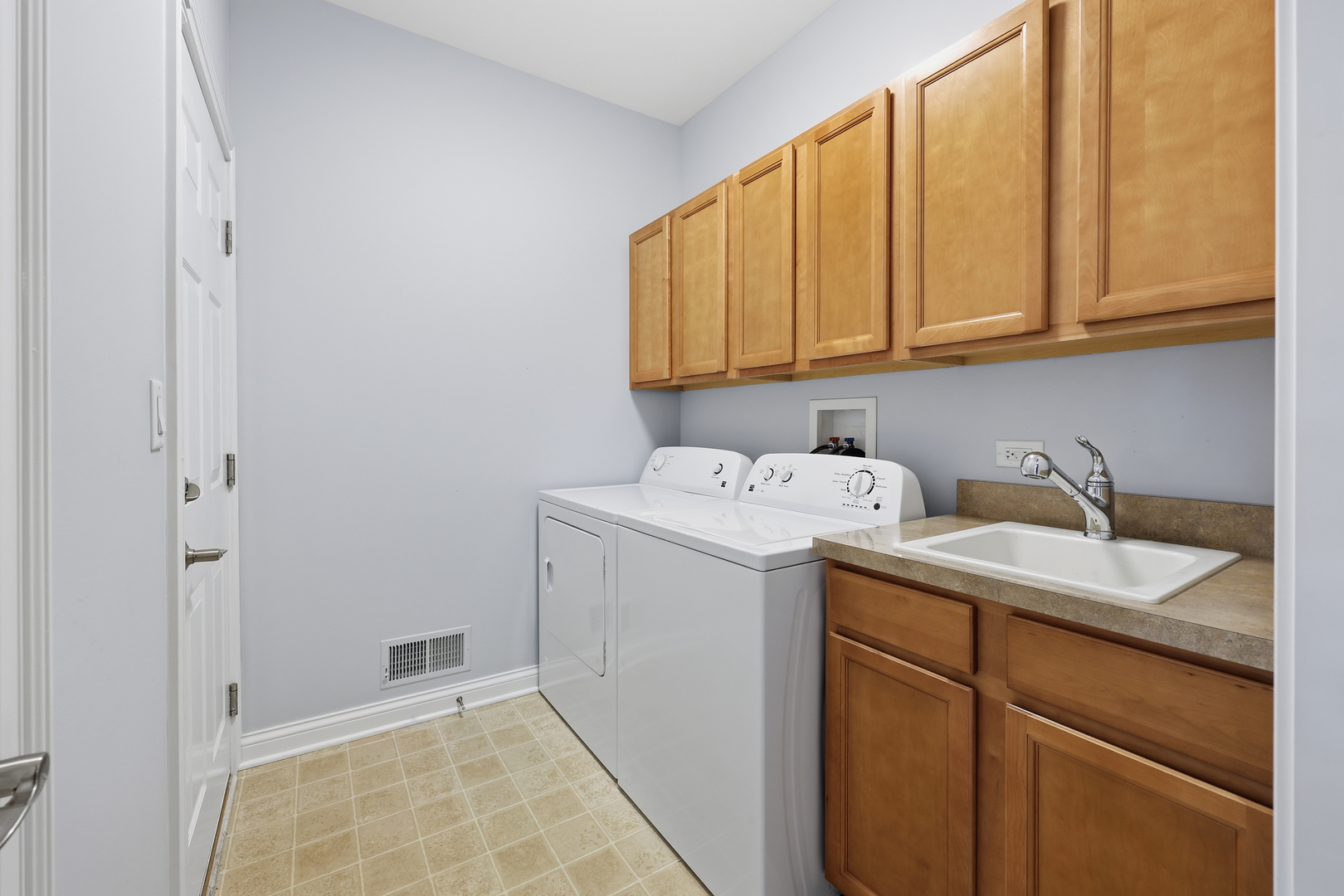240 Regency Court C Property Photo 14