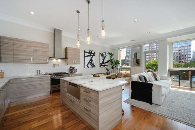 16 N Carpenter Street 4n Property Photo 8
