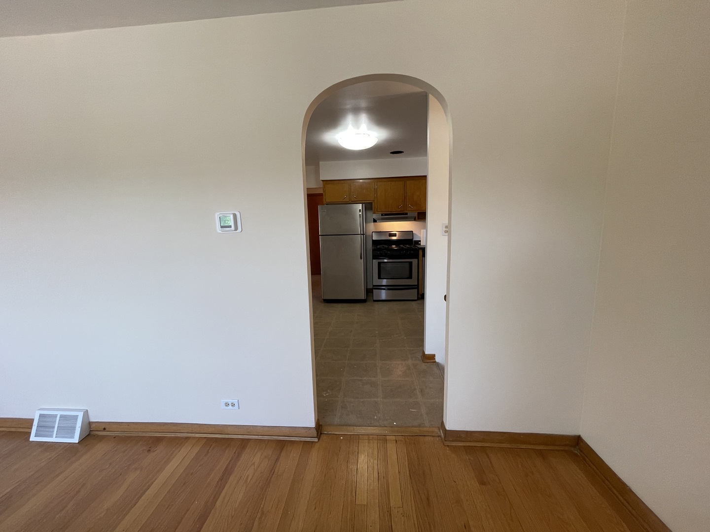 5819 S Narragansett Avenue Property Photo 4