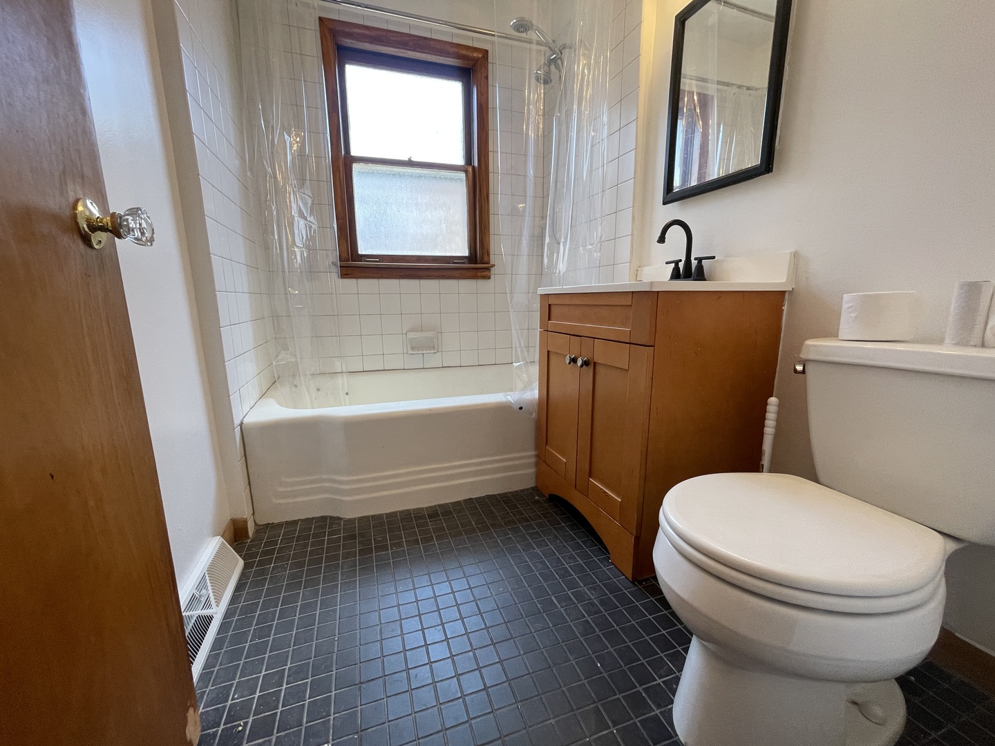 5819 S Narragansett Avenue Property Photo 7