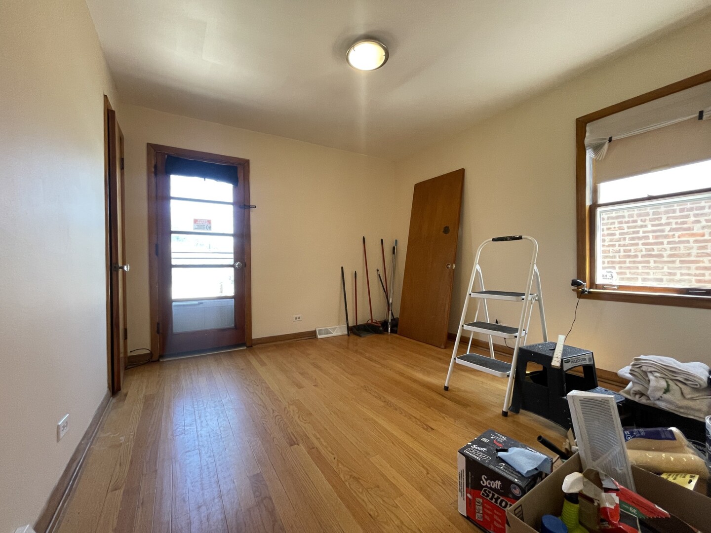5819 S Narragansett Avenue Property Photo 9