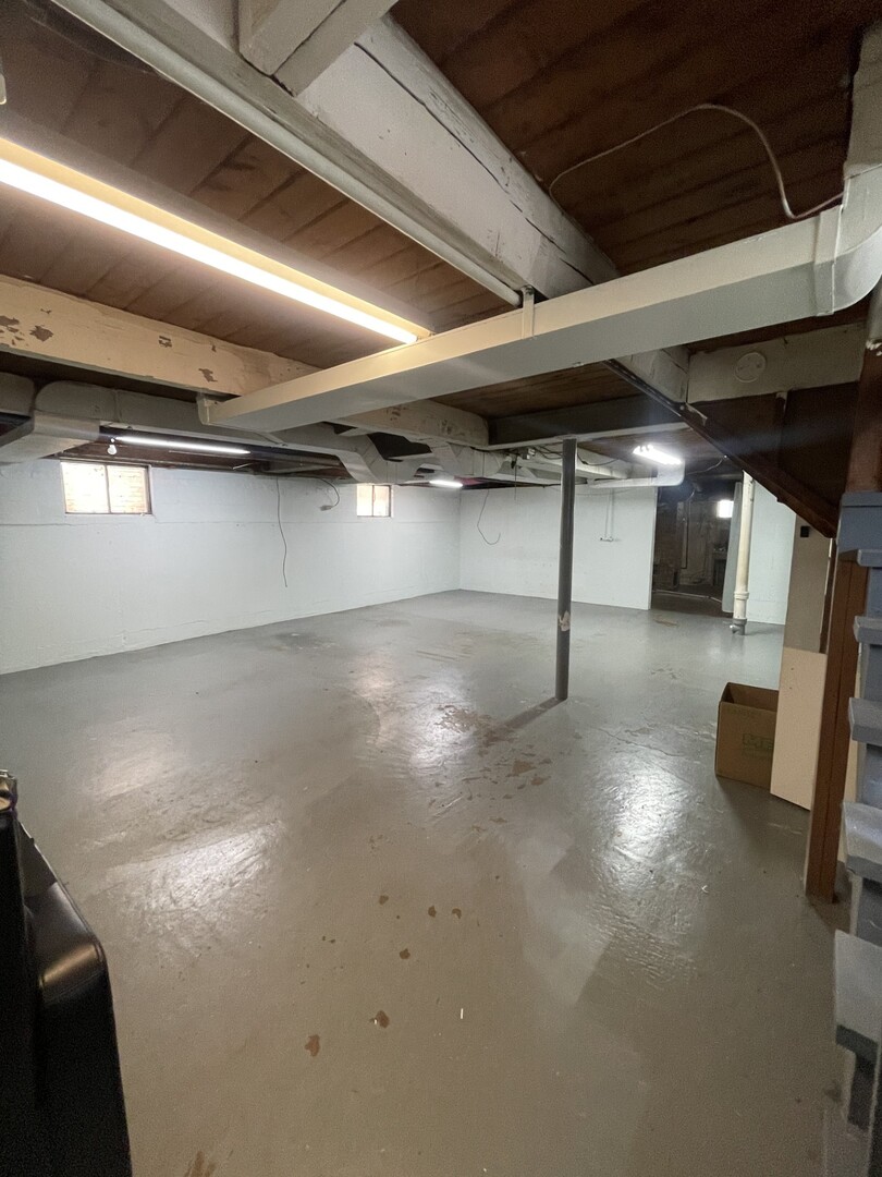 5819 S Narragansett Avenue Property Photo 10