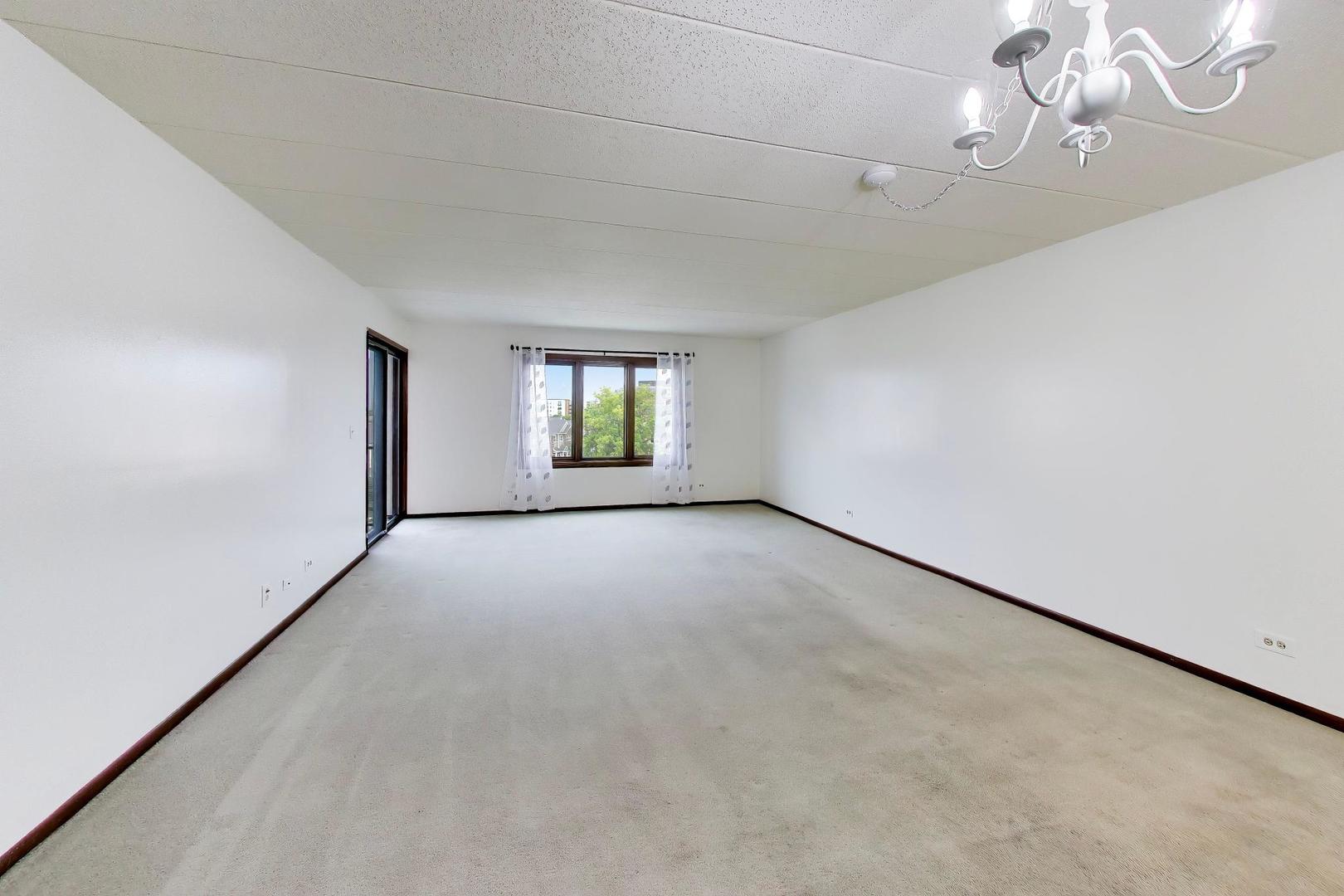 901 Center Street 403 Property Photo 14