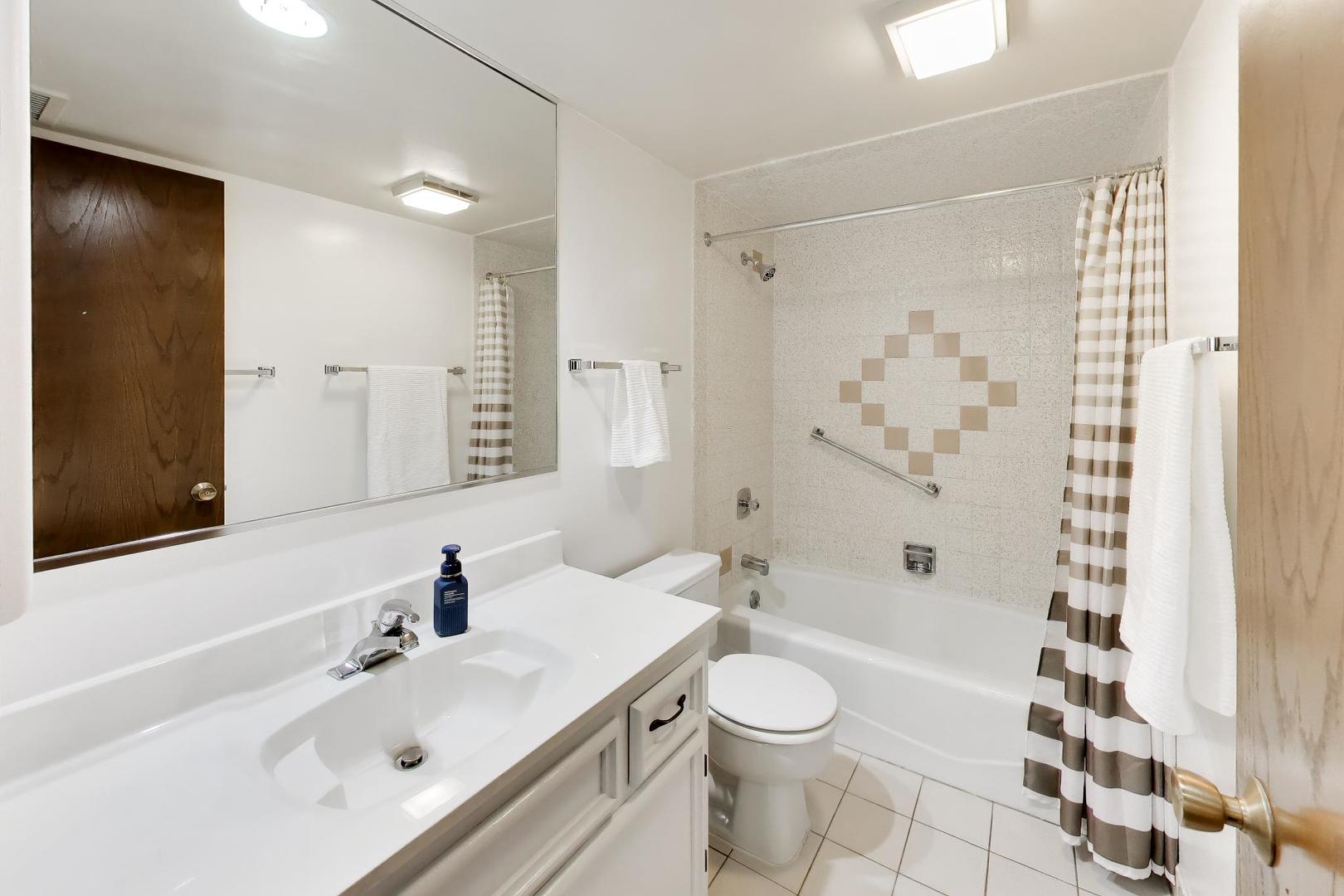 901 Center Street 403 Property Photo 33