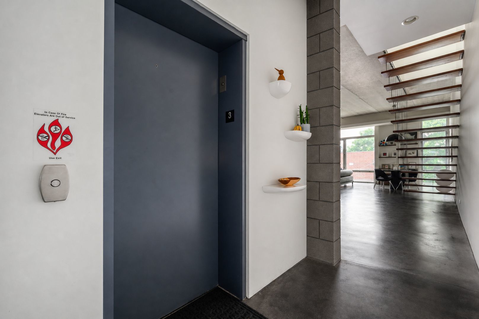 2041 W Roscoe Street Ph Property Photo 6