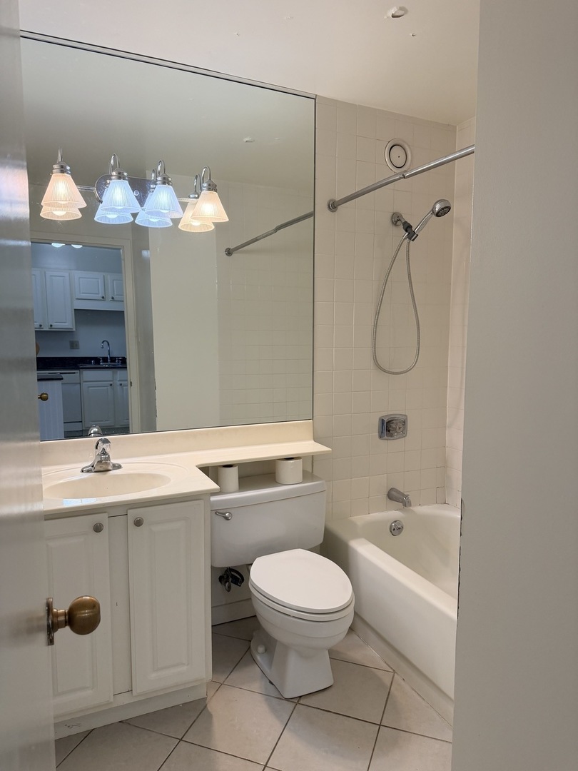 211 E Ohio Street 2706 Property Photo 11
