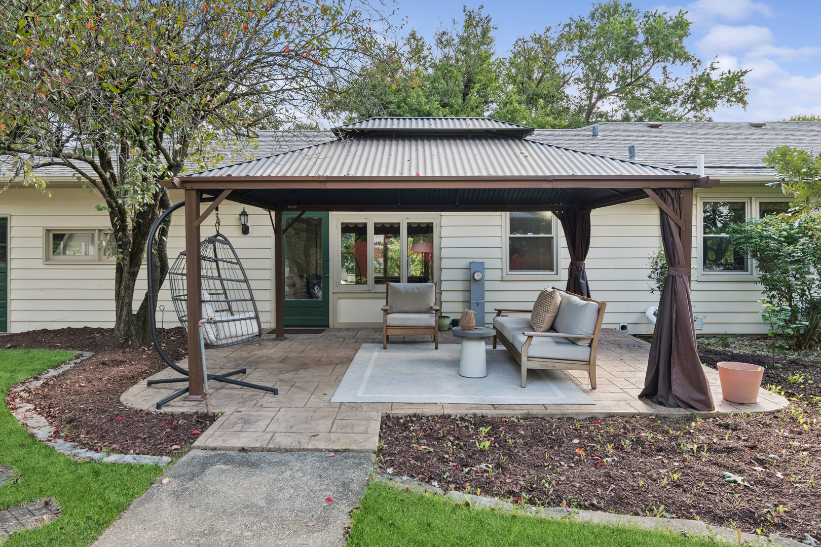 1191 S Batavia Avenue Property Photo 25