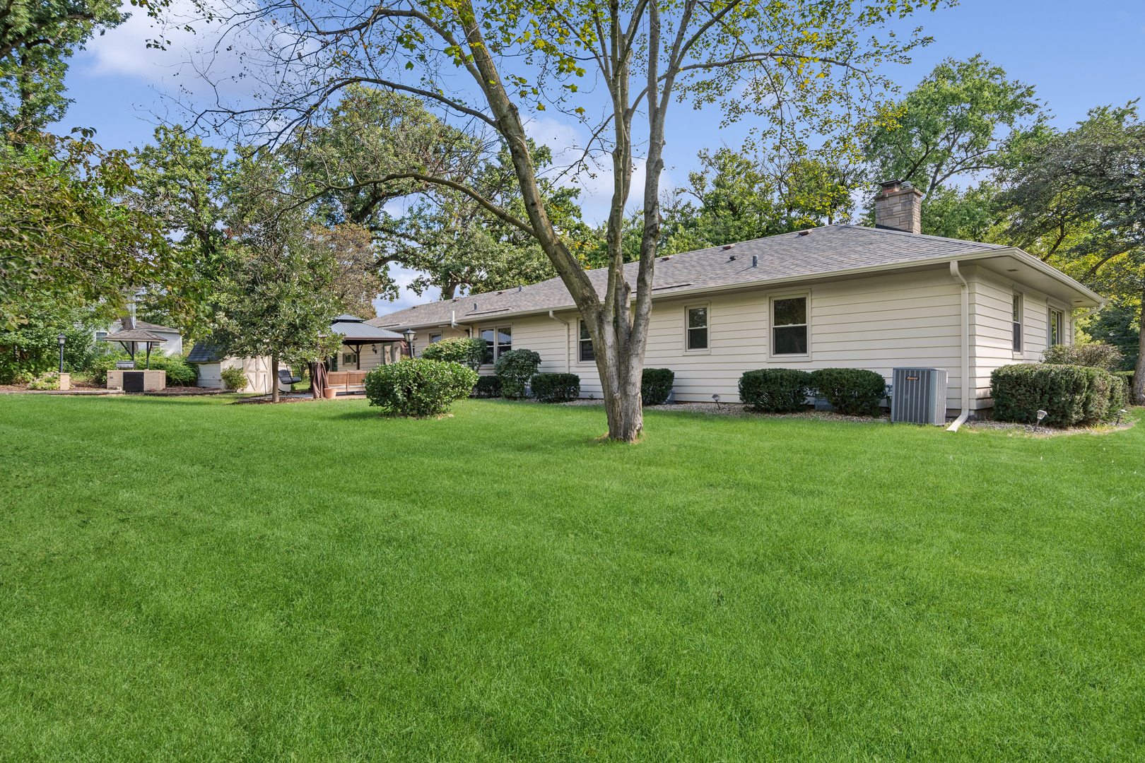 1191 S Batavia Avenue Property Photo 27