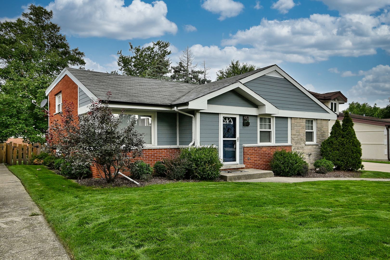 482 E Park Avenue Property Photo 2