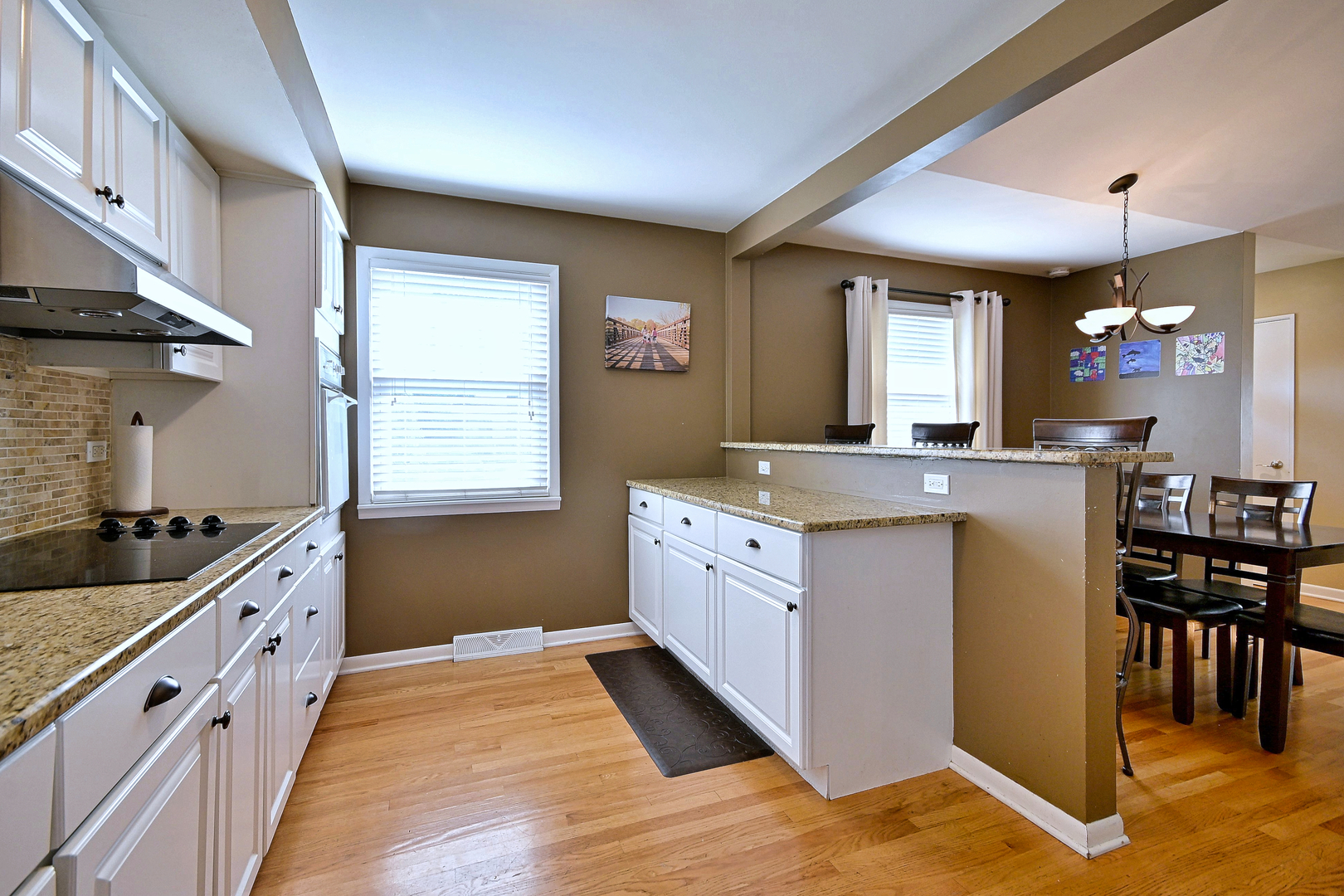 482 E Park Avenue Property Photo 8