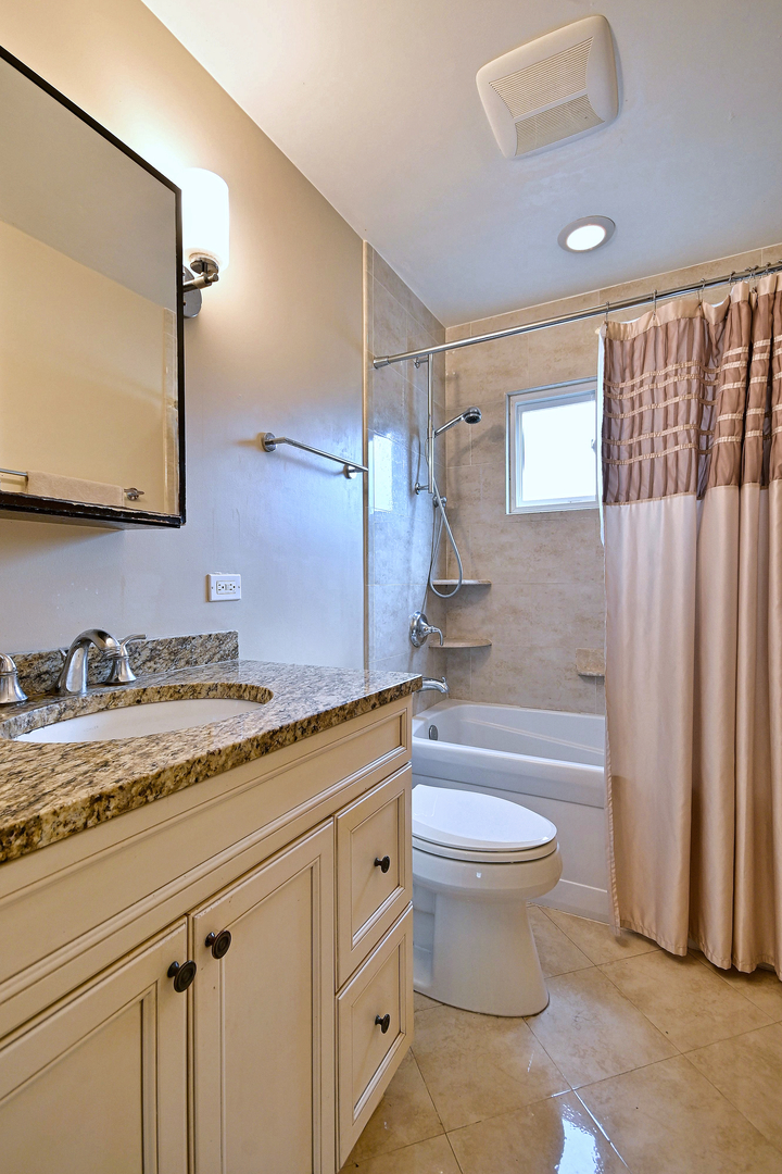 482 E Park Avenue Property Photo 18