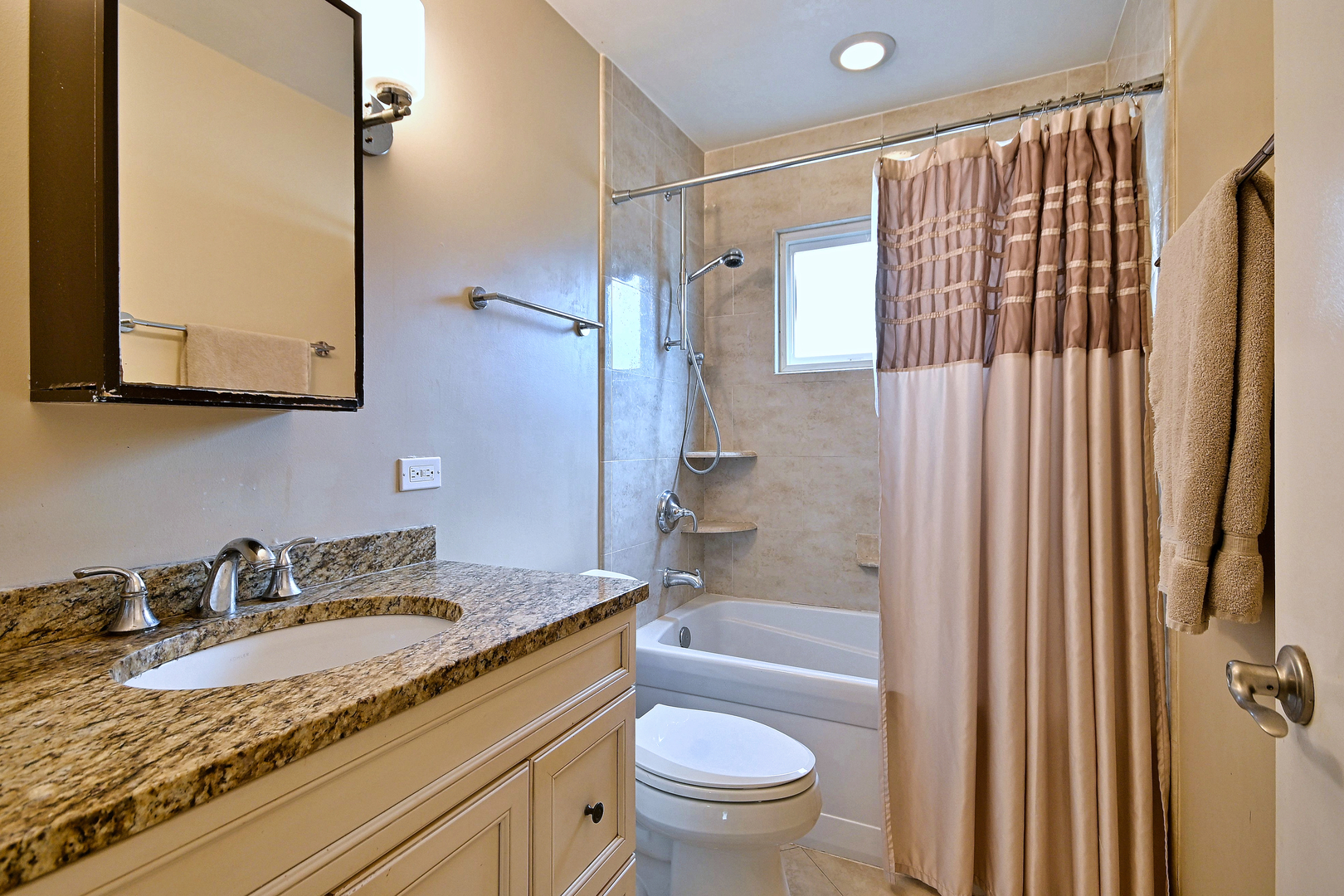 482 E Park Avenue Property Photo 19