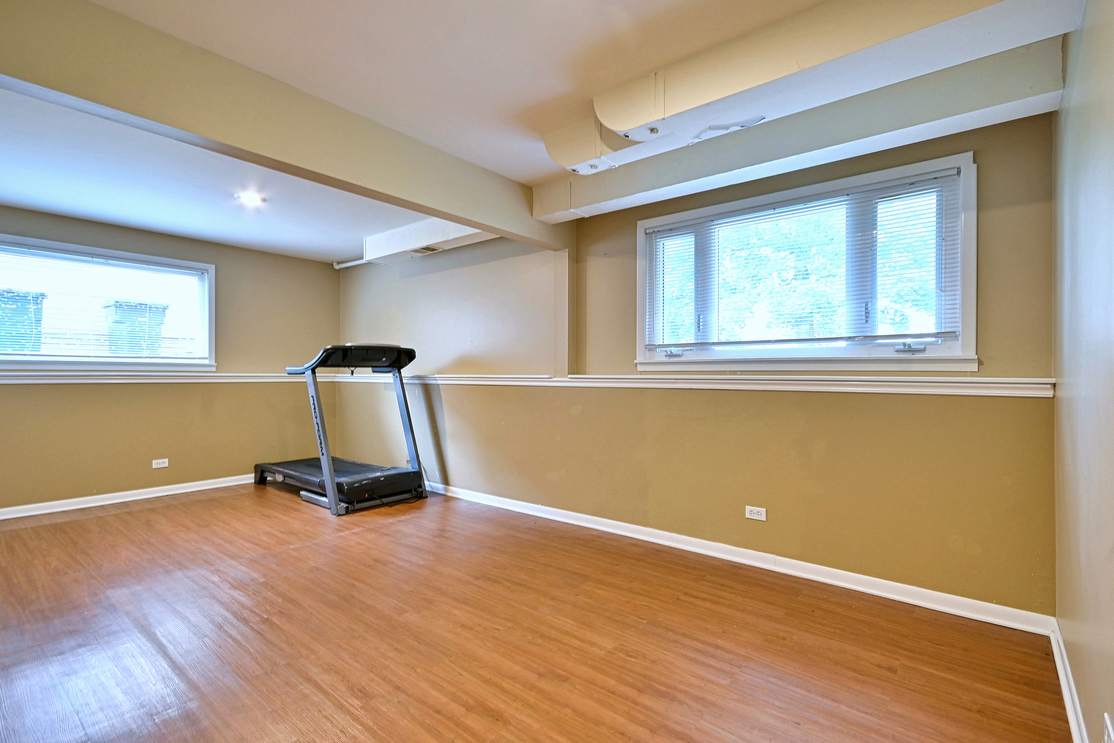 482 E Park Avenue Property Photo 23