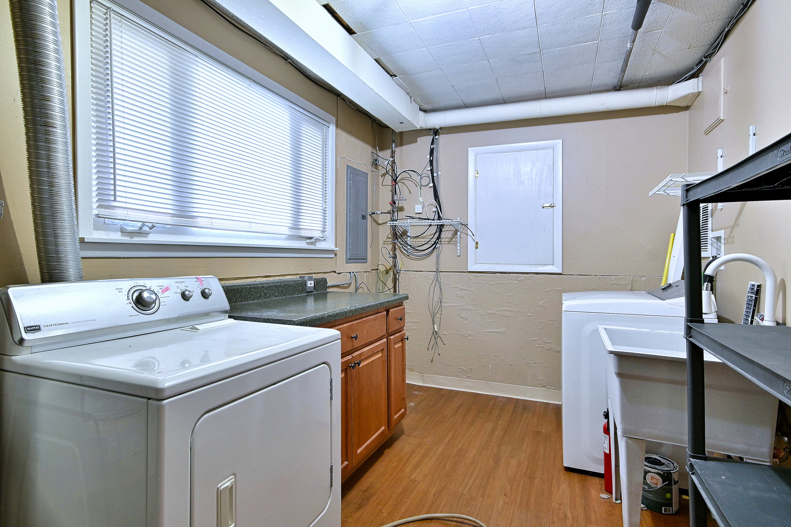 482 E Park Avenue Property Photo 27