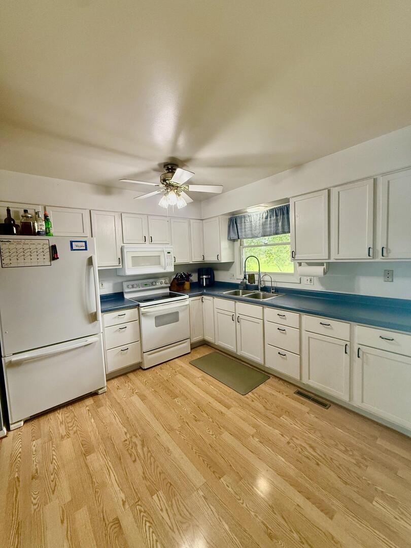 302 S 6th Street Property Photo 2