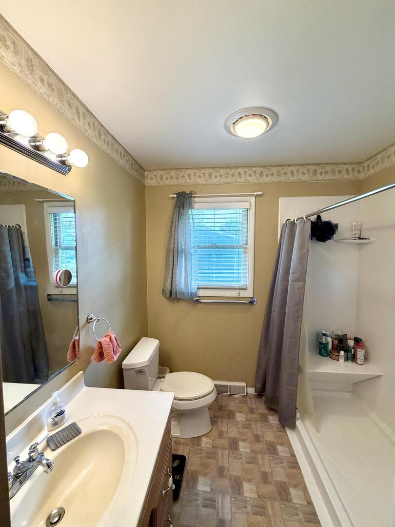 302 S 6th Street Property Photo 6
